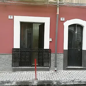 https://casa-vacanze-la-siciliana.taorminaitalyhotels.com