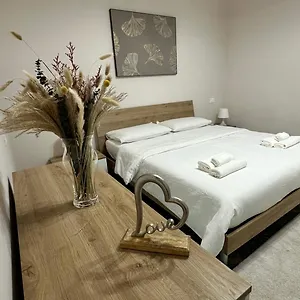 https://edenshouse.hotelitalianriviera.com